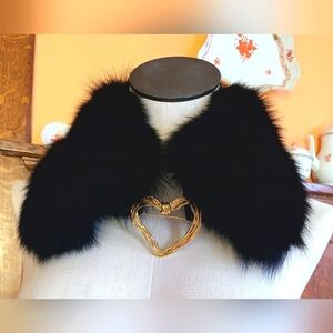 NWOT Black Fox Collar - Includes buttons